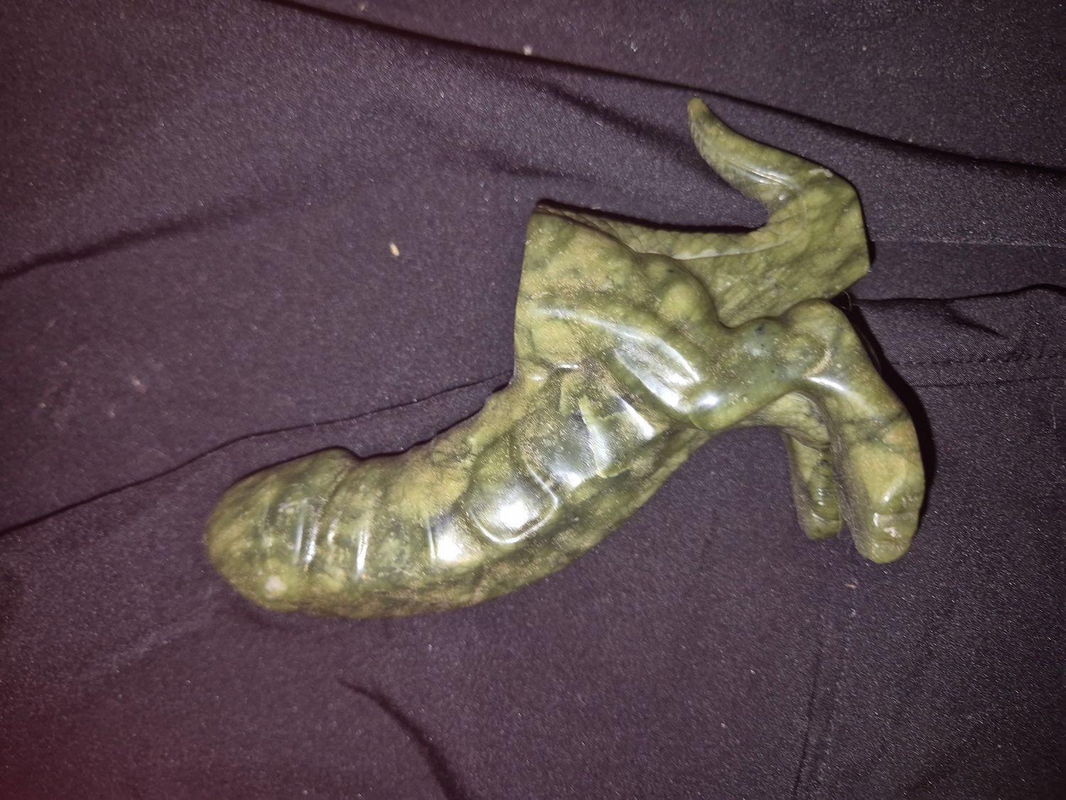 Green jade dinosaur sphere stand