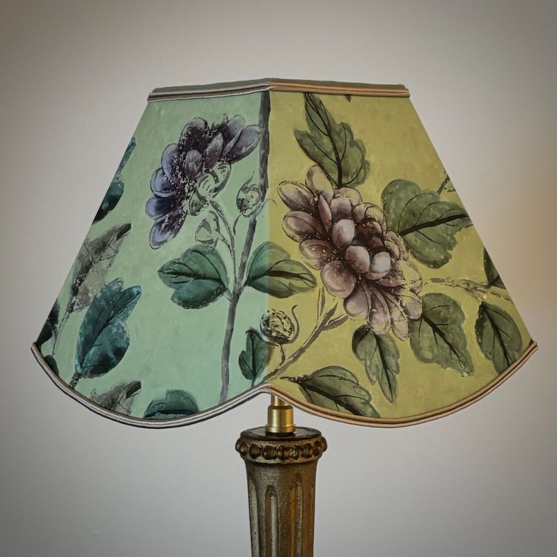 Abat-jour à festons papier peint Antoinette Poisson Abat-jour à festons papier peint Antoinette Poisson