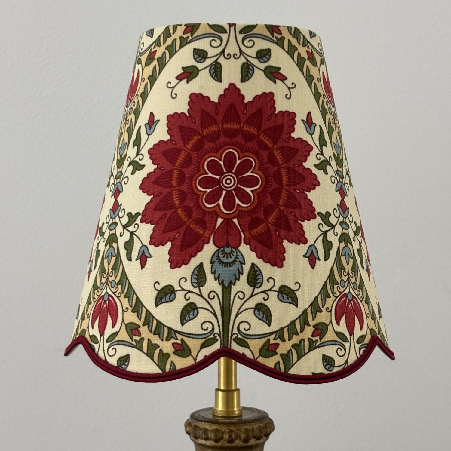 Abat-jour conique en tissu Braquenié