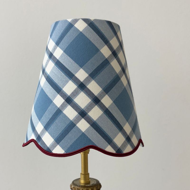 Abat-jour conique à festons  tissu Jane Churchill