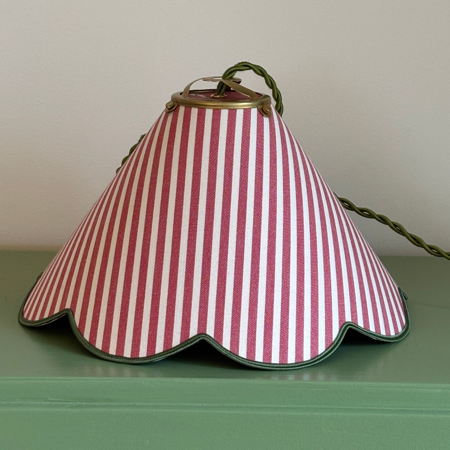 Baladeuse en tissu et papier peint anglais