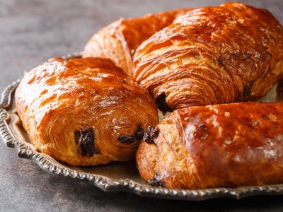 PAIN AU CHOCOLAT