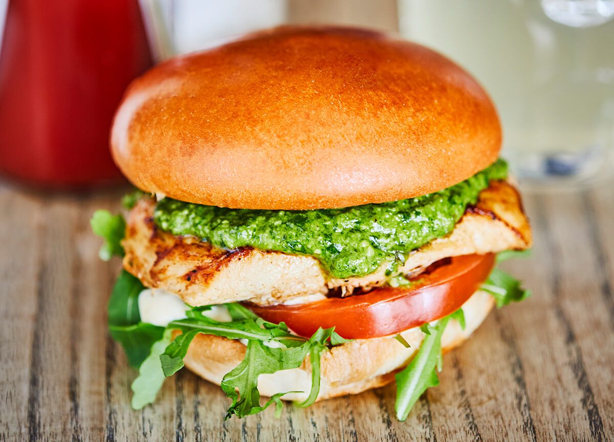 BURGER CHICKEN PESTO