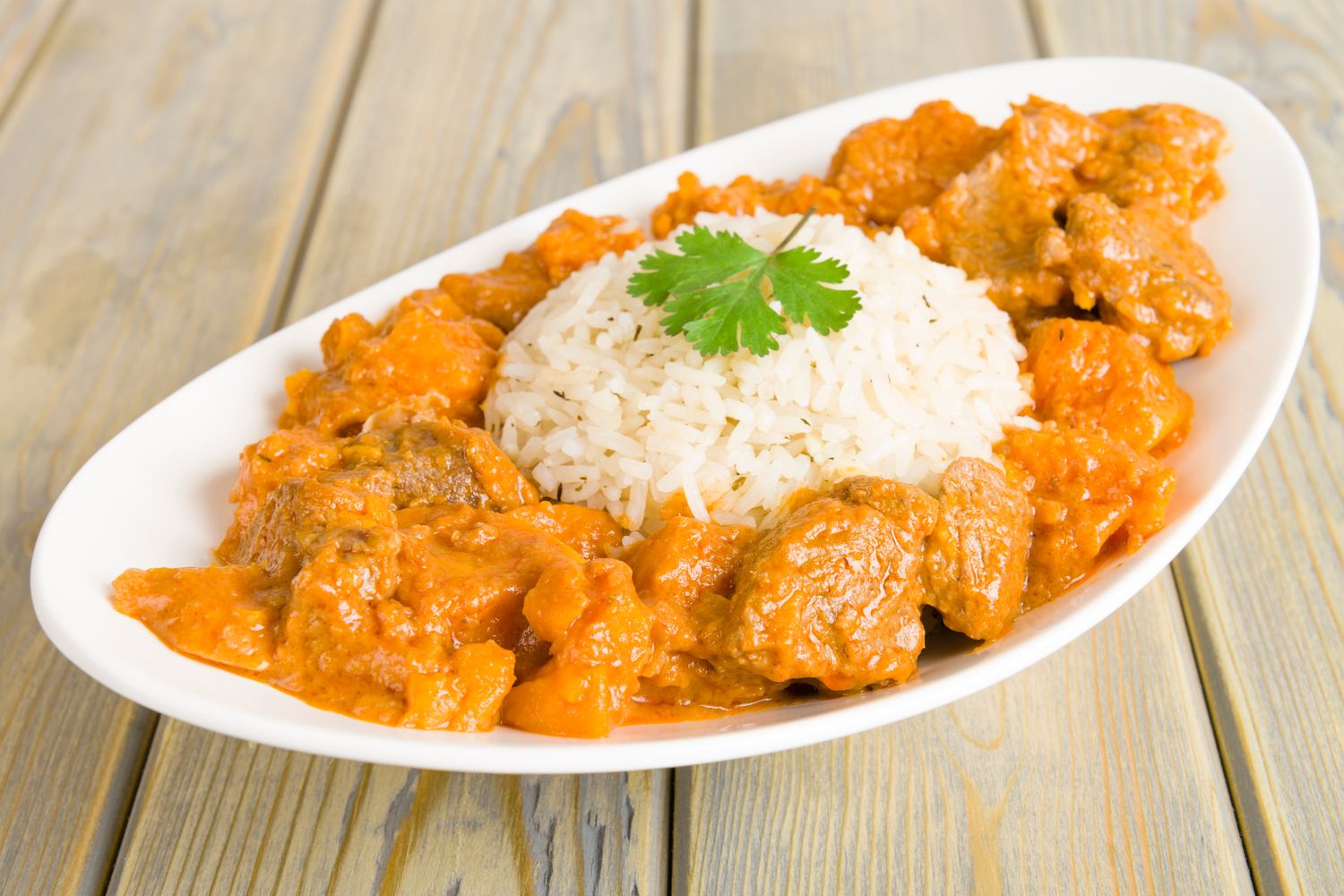 LE MAFÉ (SAUCE ARACHIDE LIÉE À LA TOMATE AVEC DU RIZ BLANC)