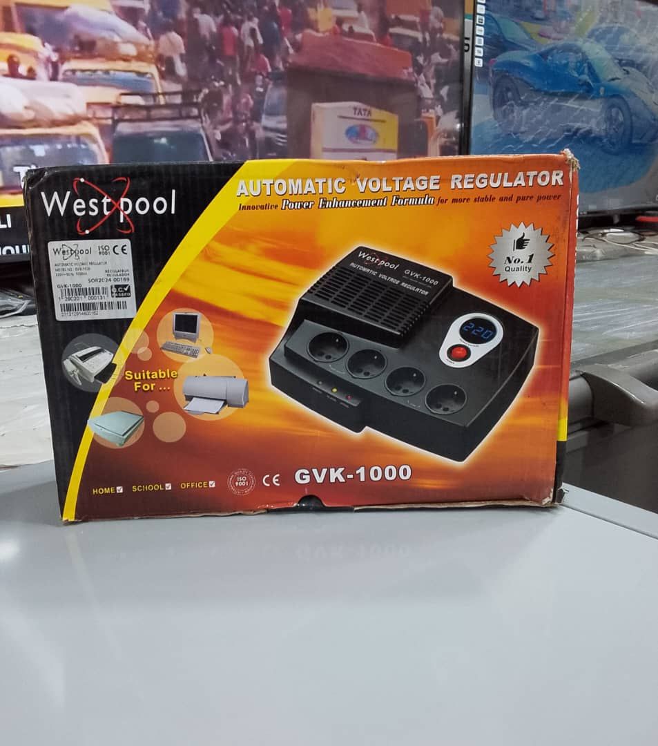 AUTOMATIQUE VOLTAGE