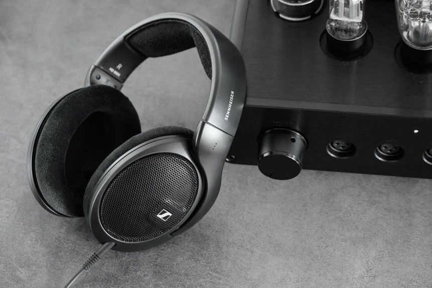 SENNHEISER