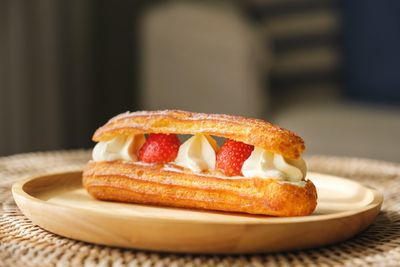 ECLAIR AUX FRAISES
