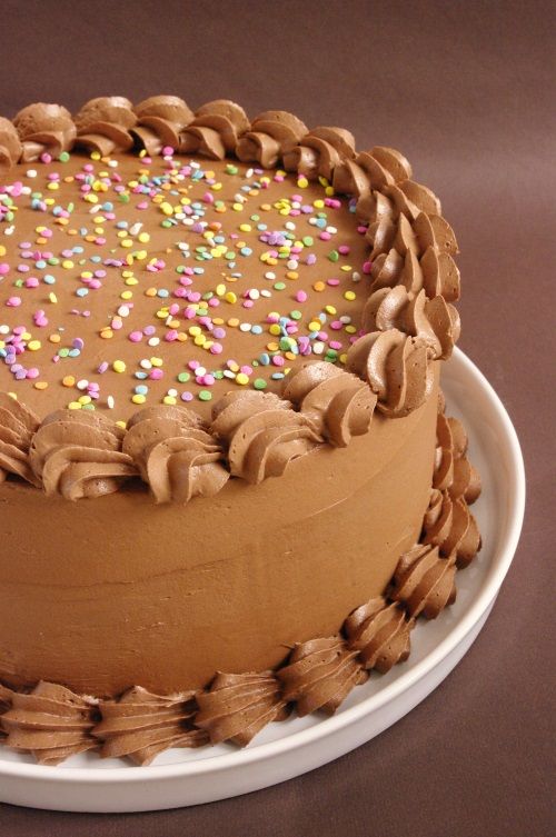 GATEAU D&#39;ANNIVERSAIRE AU CHOCOLAT
