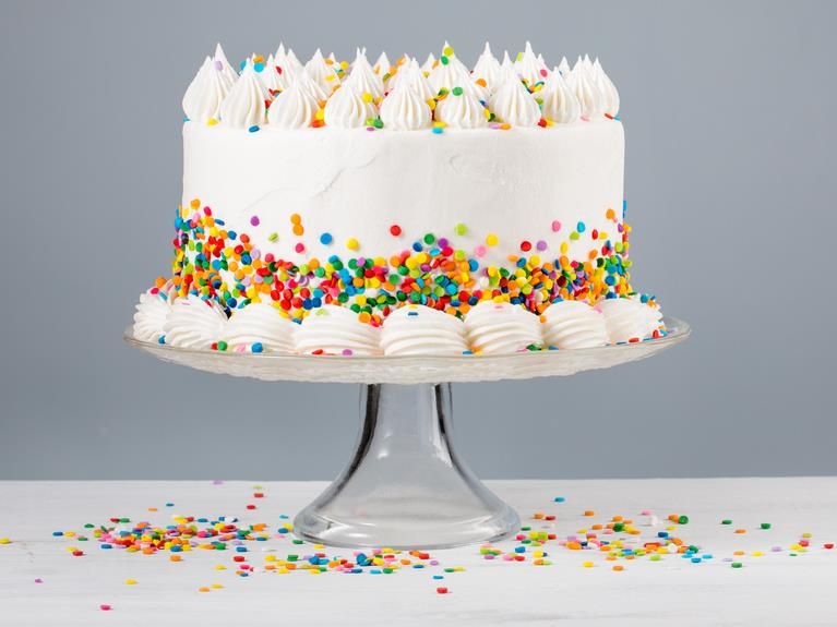 GATEAU D&#39;ANNIVERSAIRE A LA VANILLE