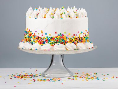 GATEAU D&#39;ANNIVERSAIRE A LA VANILLE