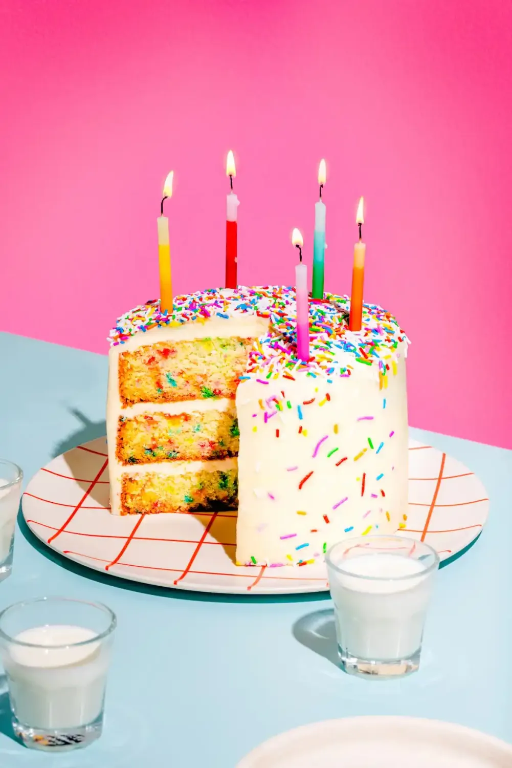 GATEAU D&#39;ANNIVERSAIRE A LA VANILLE