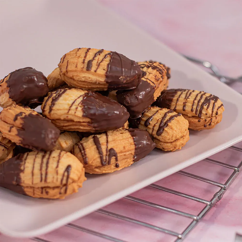 PETIT FOUR
