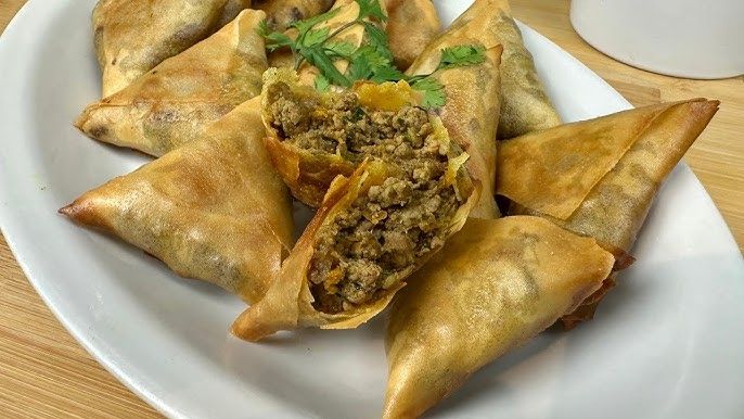 SAMOUSSA À LA VIANDE  (5 PIÈCES)