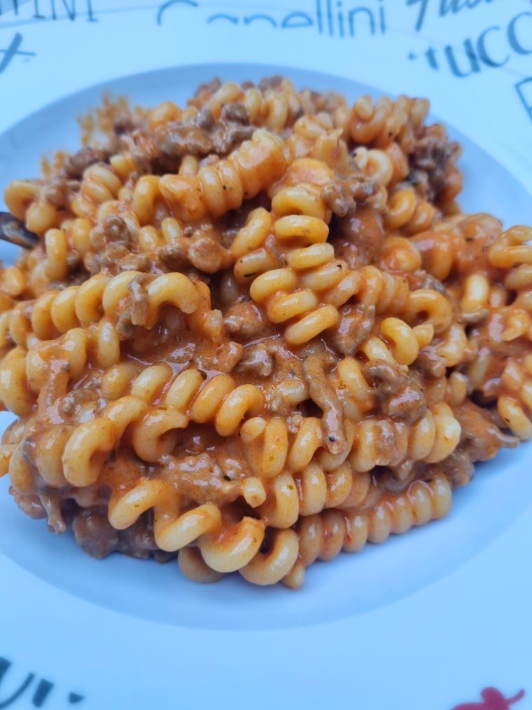 PÂTES VIANDE À LA CRÈME FRAÎCHE