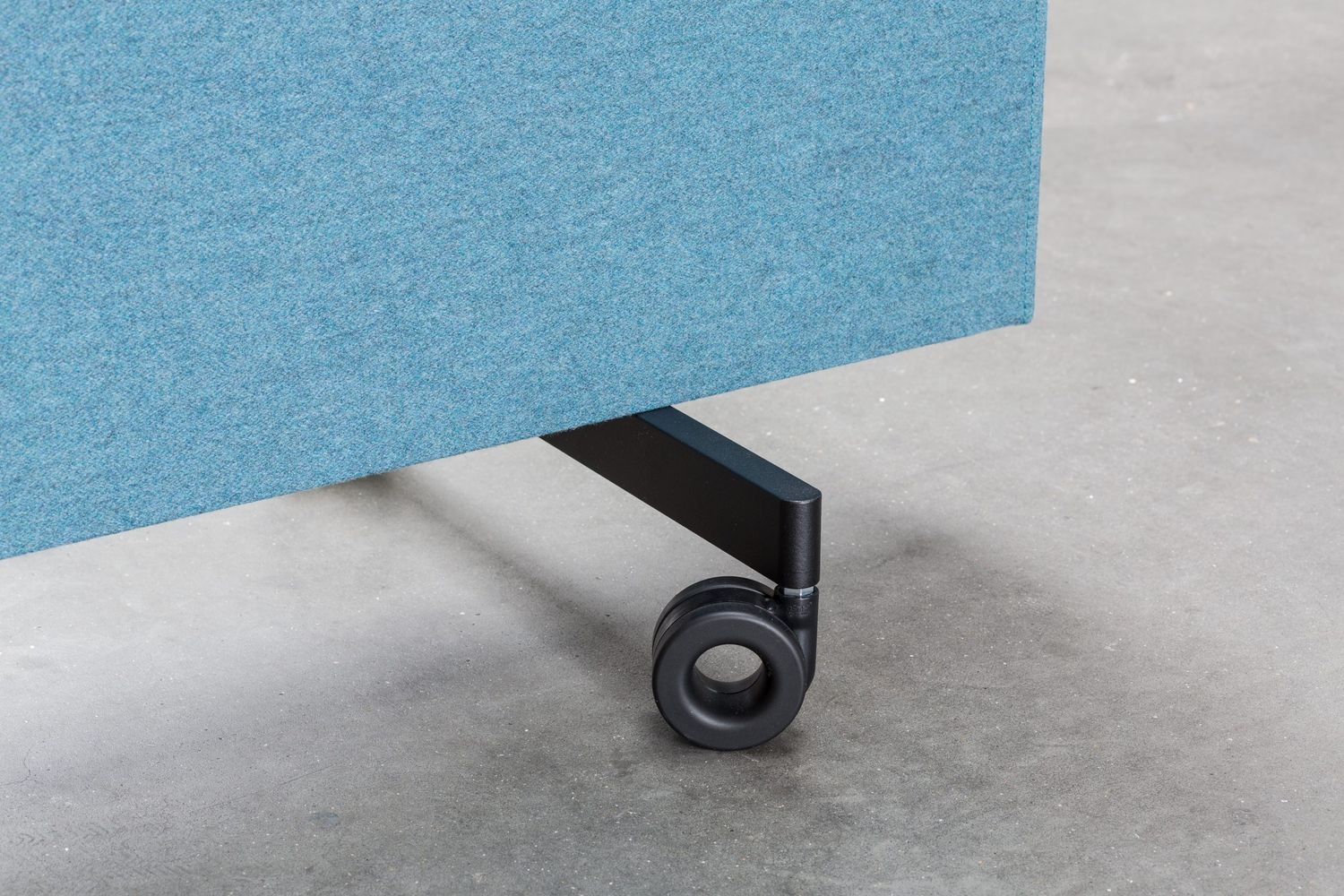 Aphonic Akoestische Wand 100x180 grijs - mobiele voet - wit