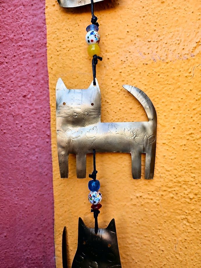 The Three Cats Beads And Bell Chime