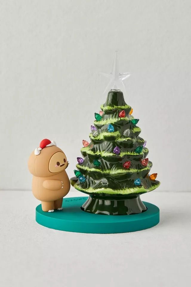 Hank Yeti Light Up Christmas Tree