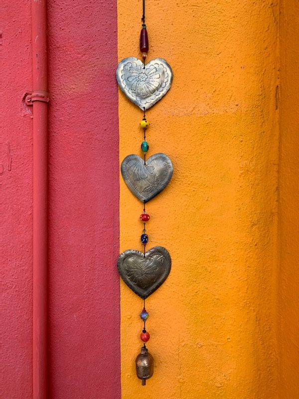 Fiesta Hearts Triple Beads And Bell MBH608