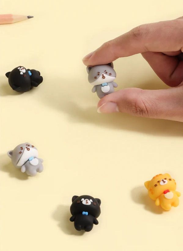 Standing Cat Diary Eraser Set