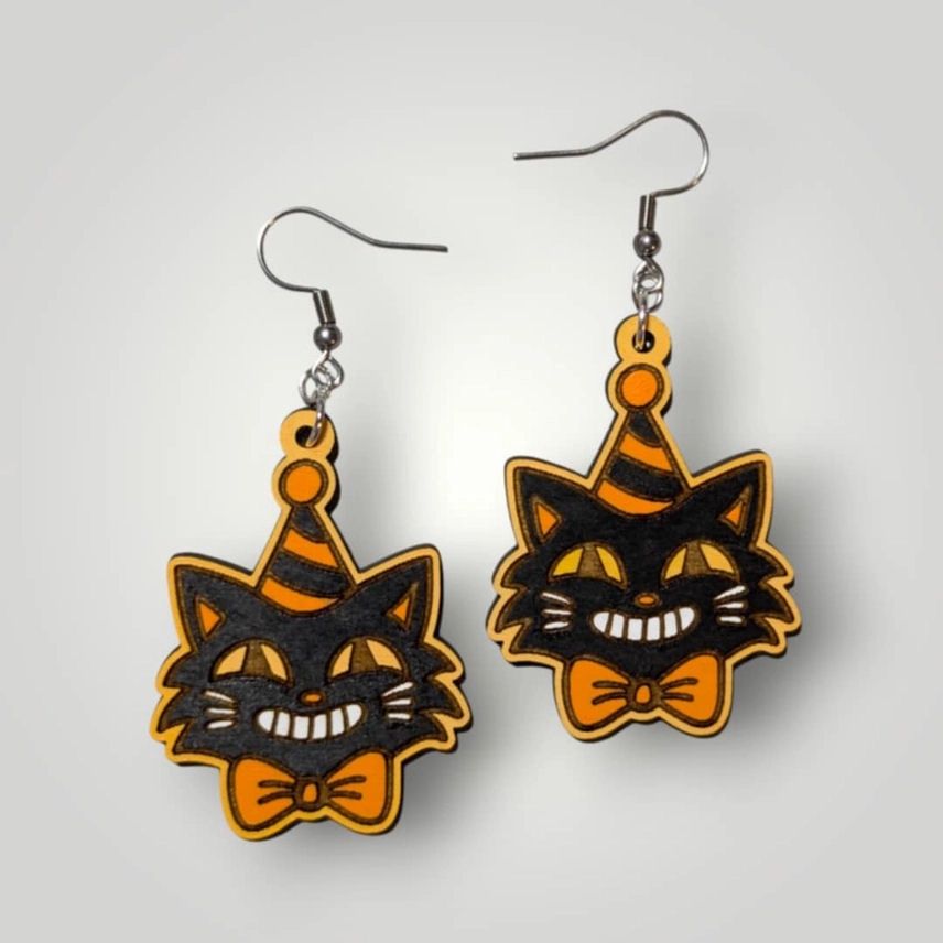 Retro Black Cat Wood Dangle Earrings