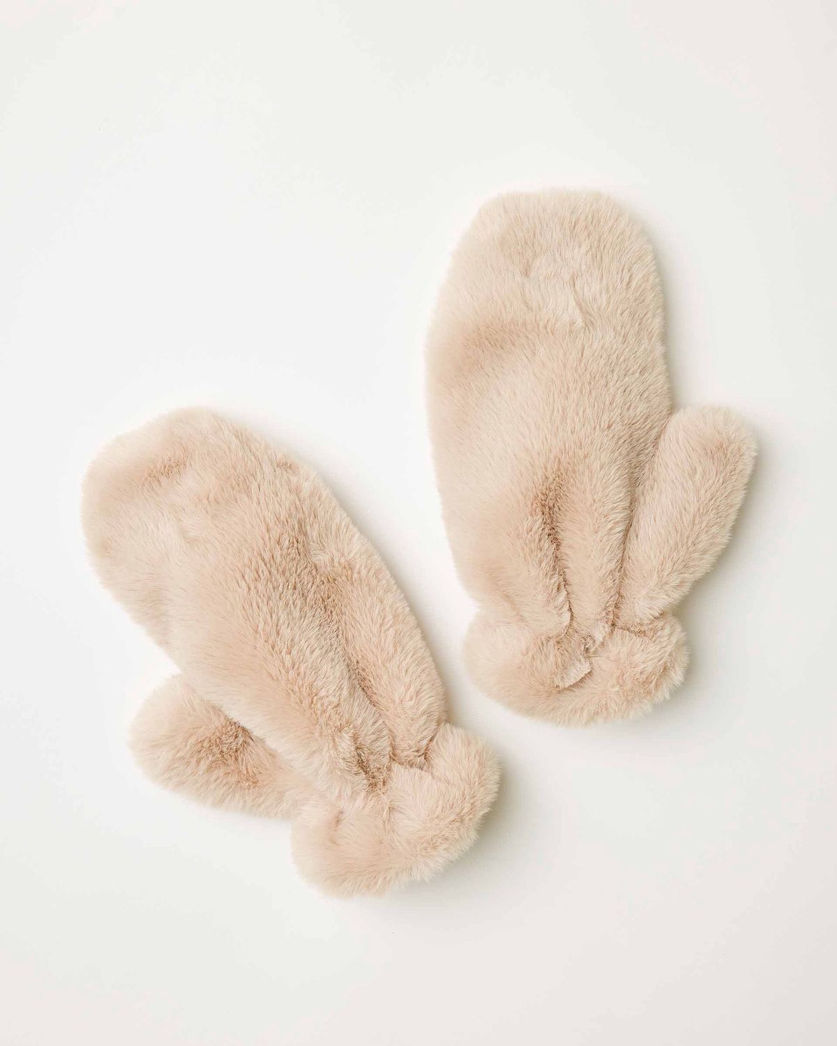 Cozy Cabin Faux Fur Mittens, Color: Oatmeal Cream