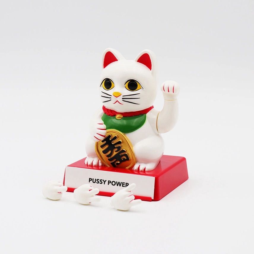Lucky Cat With Interchangeable Hands