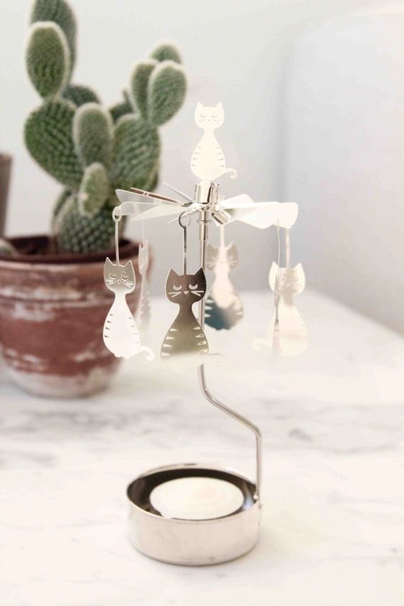 Silver Dodgy Cat Rotary Candleholder