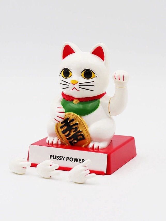 Lucky Cat With Interchangeable Hands