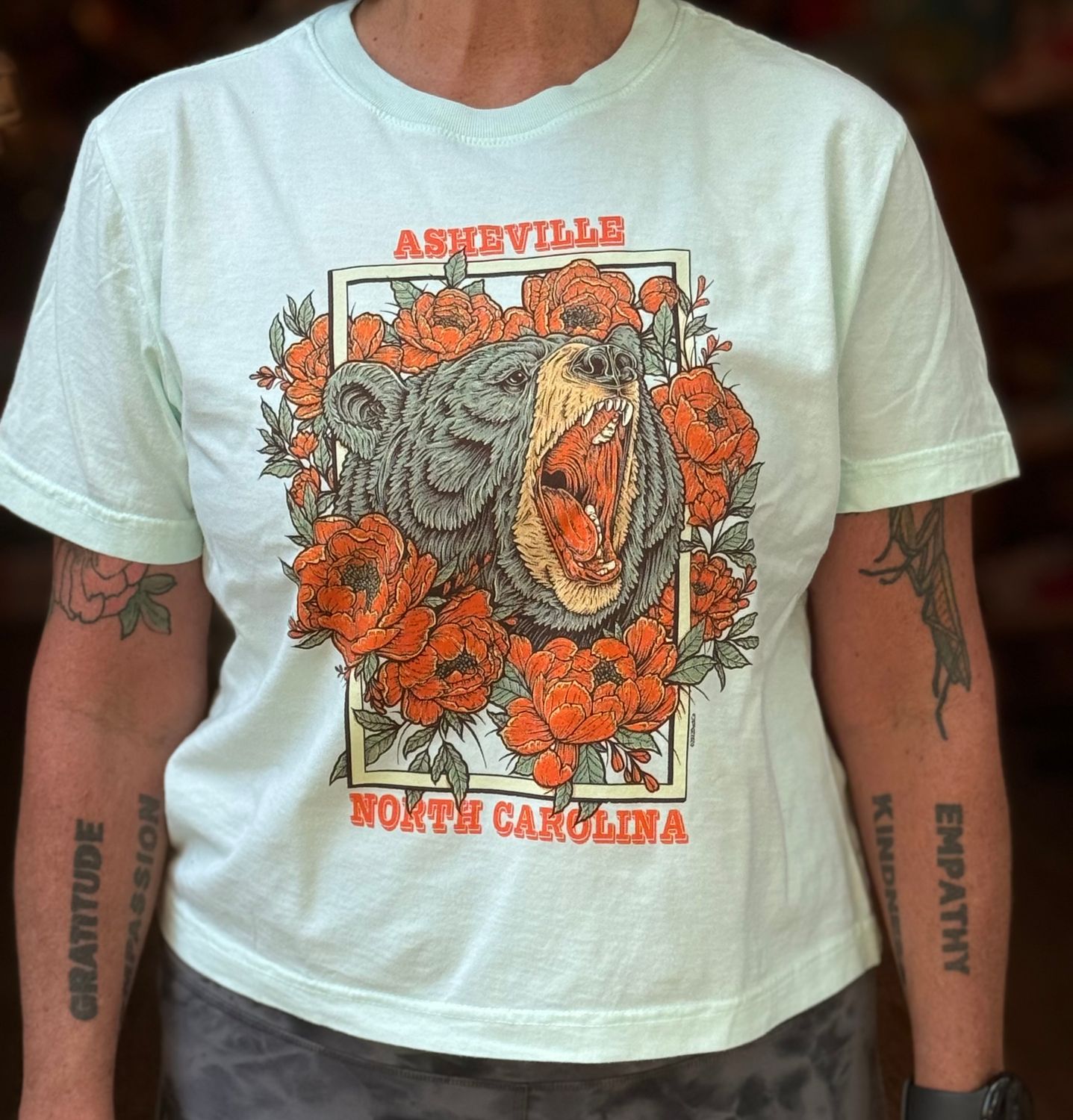 Women’s Crop Top Shirt Bear And Flowers