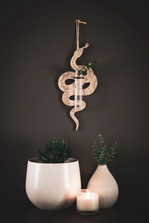 Cosmic Snake Hanging Propagation Station