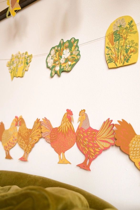 Chickens Concertina Paper Garland