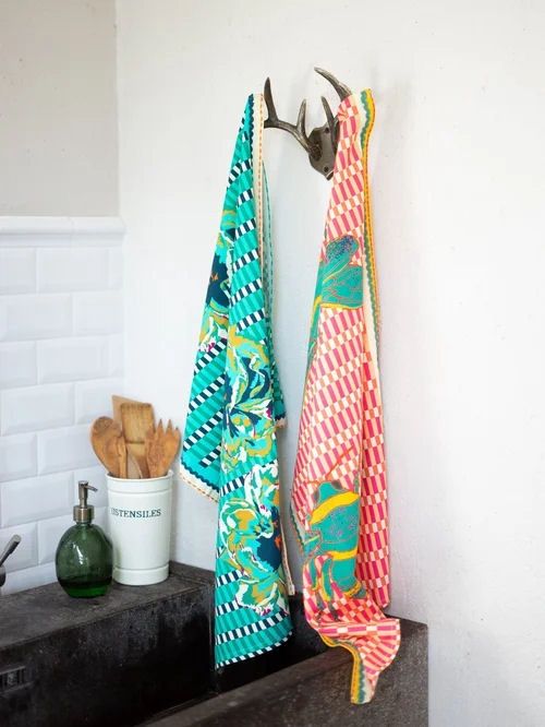 Green Bees Kitchen Towel