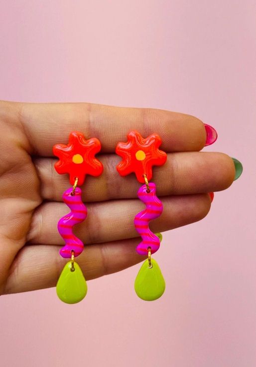 Dainty Gal Flower Dangle Earrings
