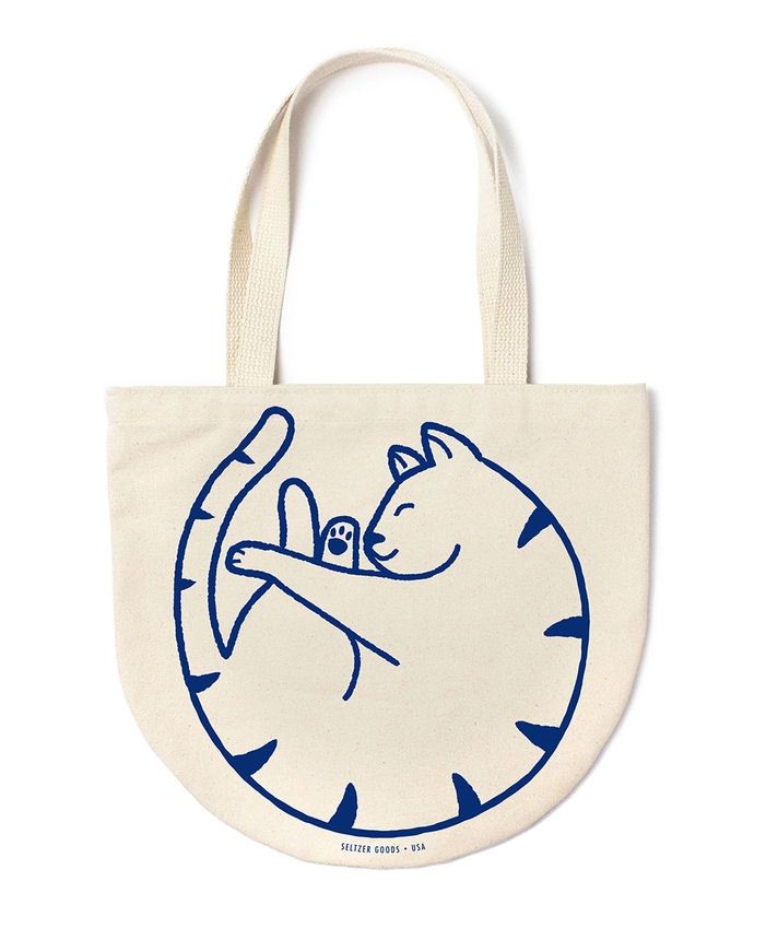 Curled Cat Round Tote Bag