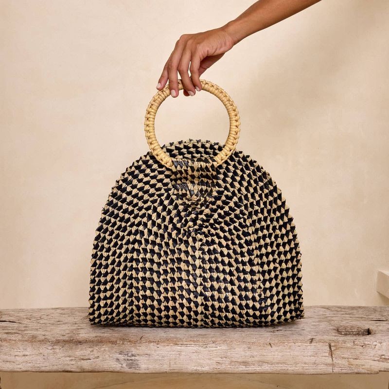 Palm Leaf Handbag w/Round Handle