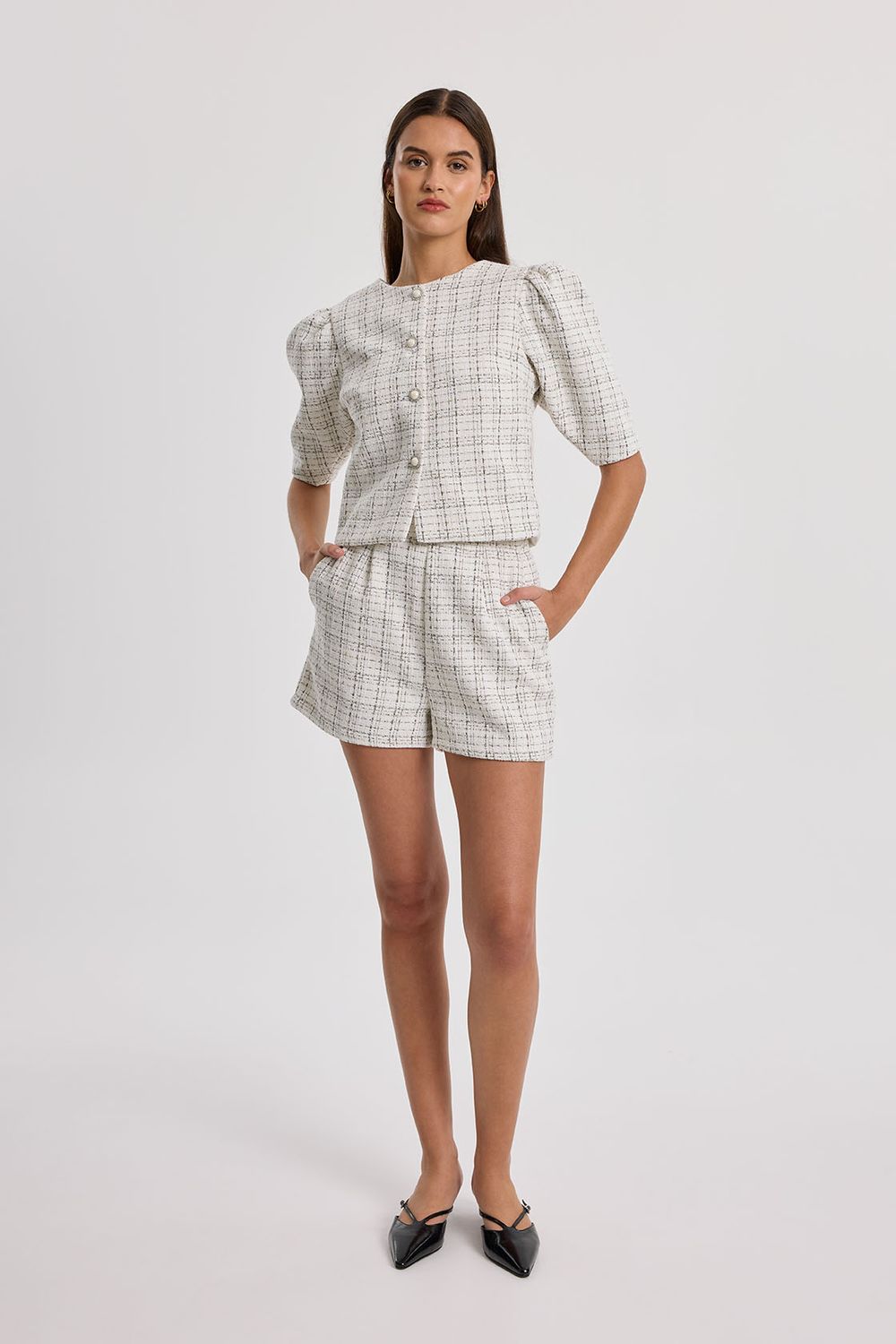 Short Chanel Blanco y Negro con Lúrex Short Chanel Blanco y Negro con Lúrex