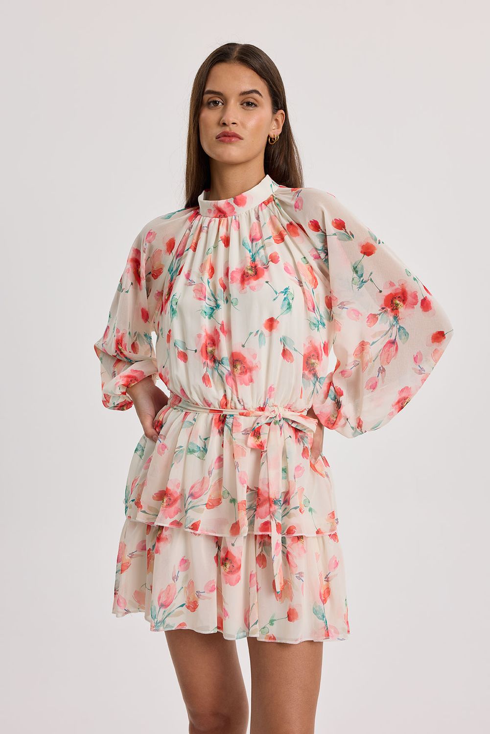 Vestido Corto de Gasa Floral de Cuello cerrado