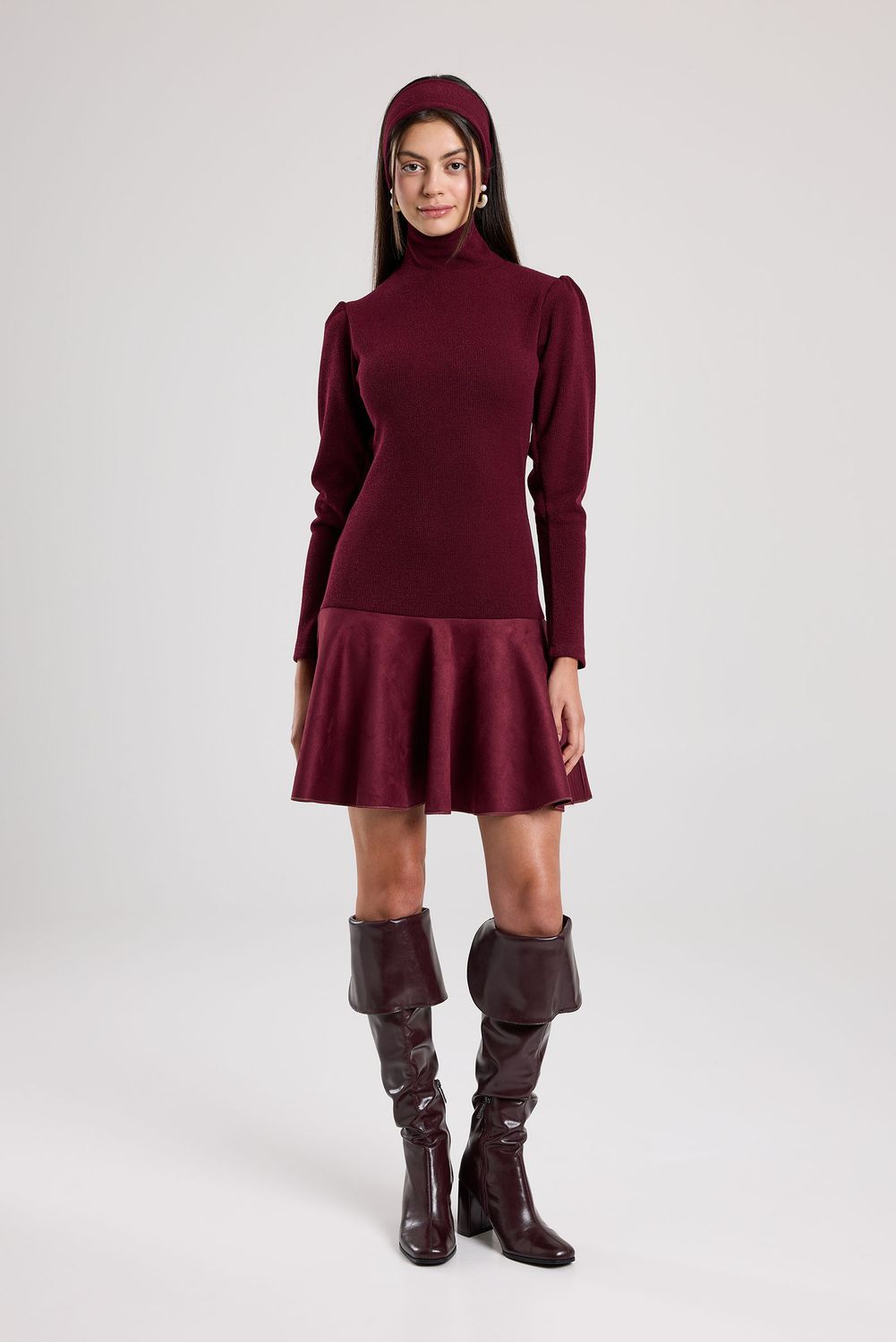 VESTIDO DE PUNTO CUELLO ALTO CON ANTELINA