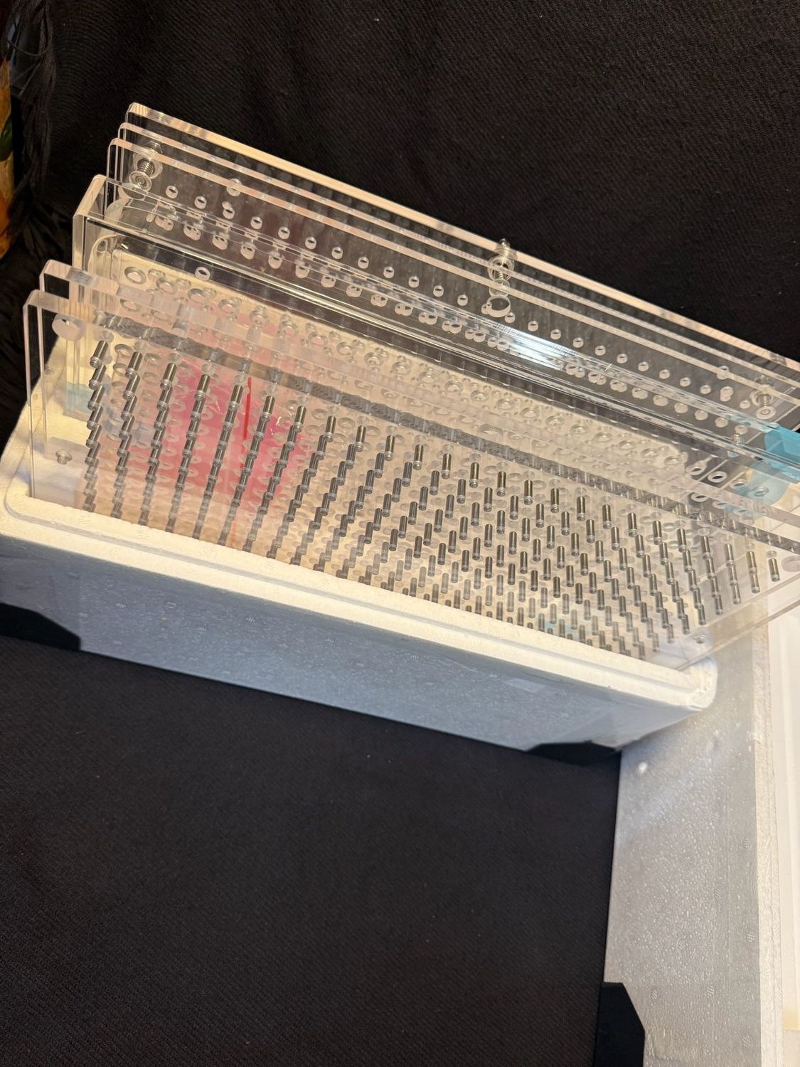 400 count capping tray