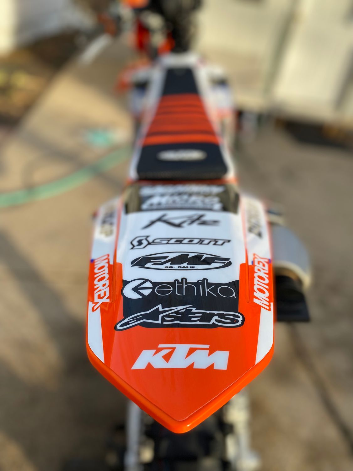 Full Custom Graphics