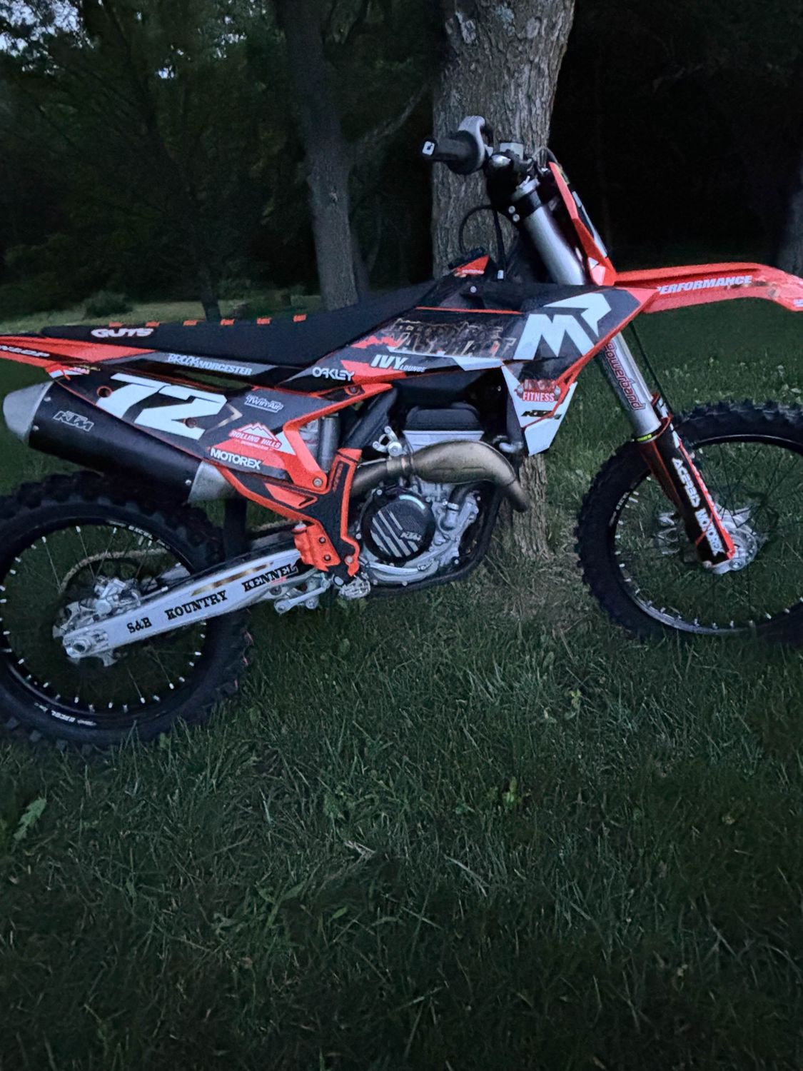 Full Custom Graphics