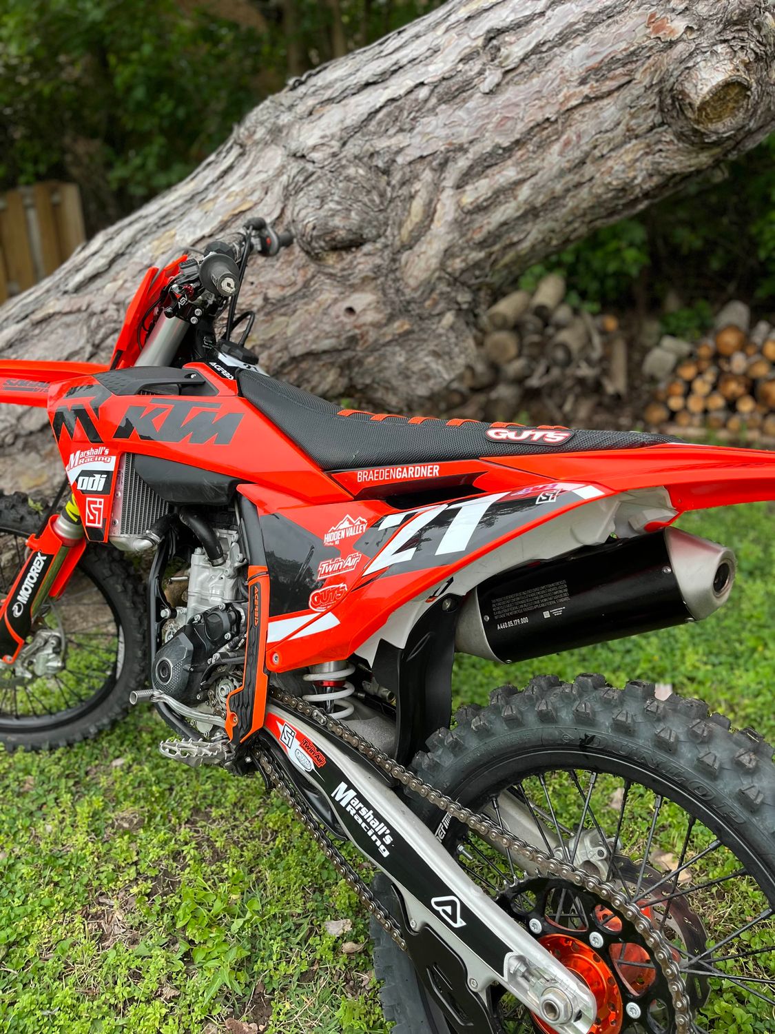 Full Custom Graphics