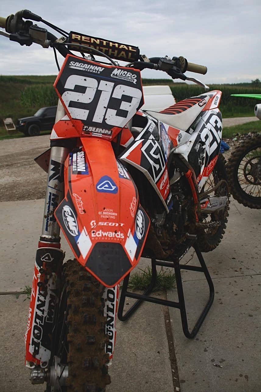 Full Custom Graphics