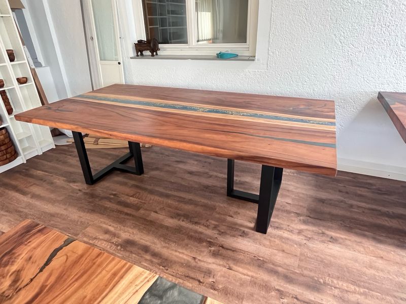 Massivholztisch River-Table