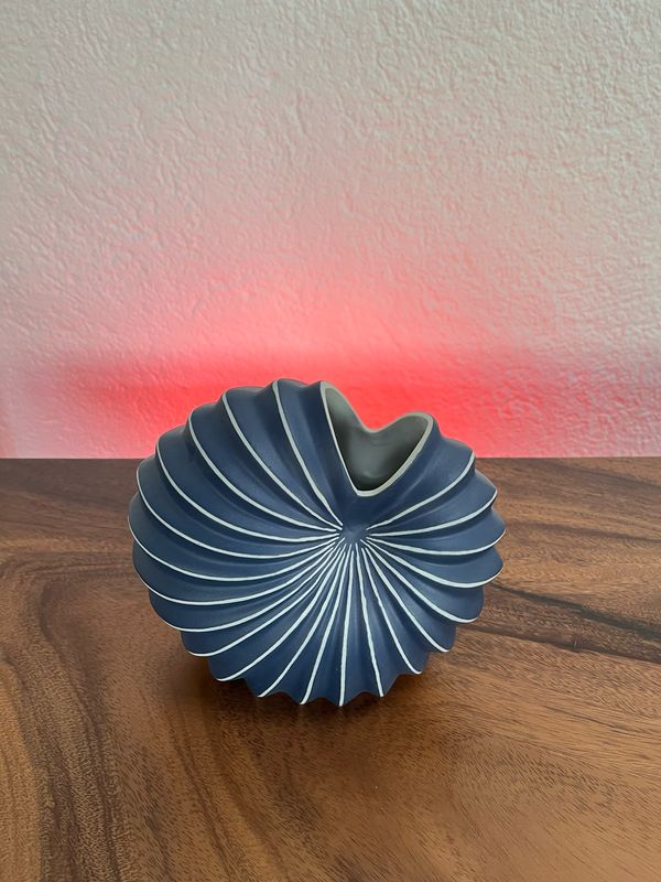 Vase Blue Sea Snail