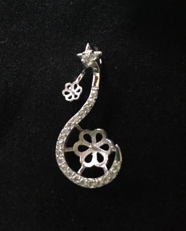 Hanging flower - Sterling Silver mounted pendant