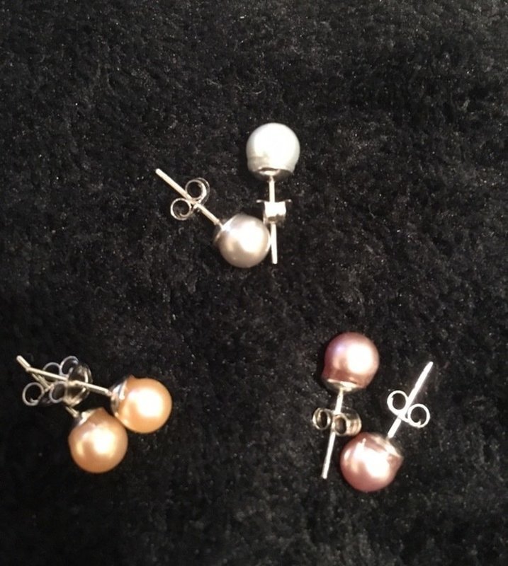 Stud earrings (pearls not included) 