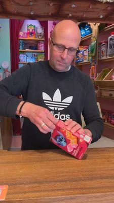 Disney Stitch filled biscuit aardbei