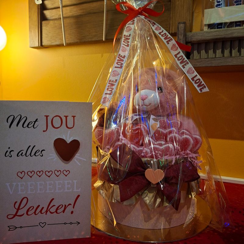 pluche love beer met gesuikerde harten