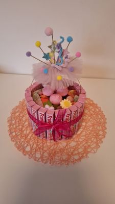 Snoeptaart met Fruit-tella & kleurrijke snoepmix